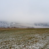 Mieroszów przykryty gęstą mgłą., Mieroszów