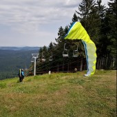 Starty bywają ryzykowne ze względu na linę wyciągu, Dzikowiec Paragliding Fly Boguszów - Gorce