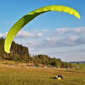 Mieroszów - Paragliding Fly, Zabawa Mirka po lądowaniu.